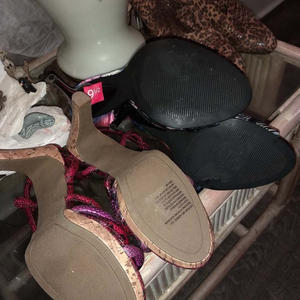 Forever 21 leather strap heels. - Picture 4 of 4